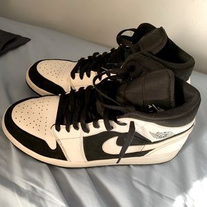 Jordan 1 Tuxedo Mid